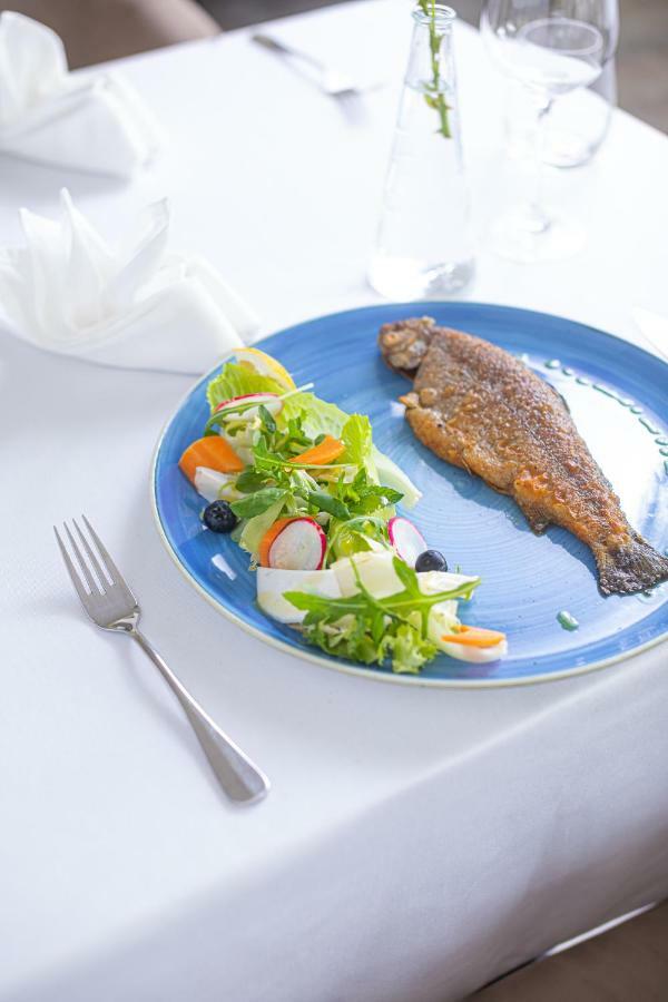 Bonne Chance Restaurant And Hotel Bazakerettye Экстерьер фото