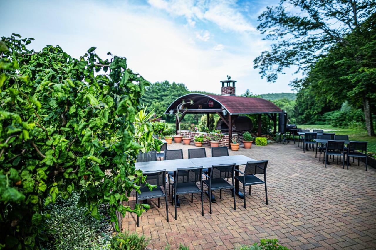 Bonne Chance Restaurant And Hotel Bazakerettye Экстерьер фото